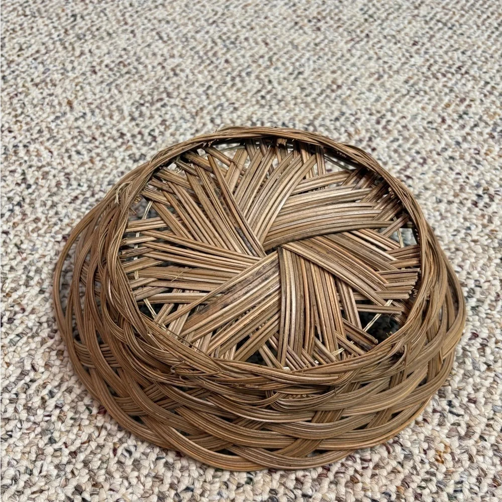 Woven Brown Retro Boho Chic Wicker Basket. Fruit Display Wall Hanging